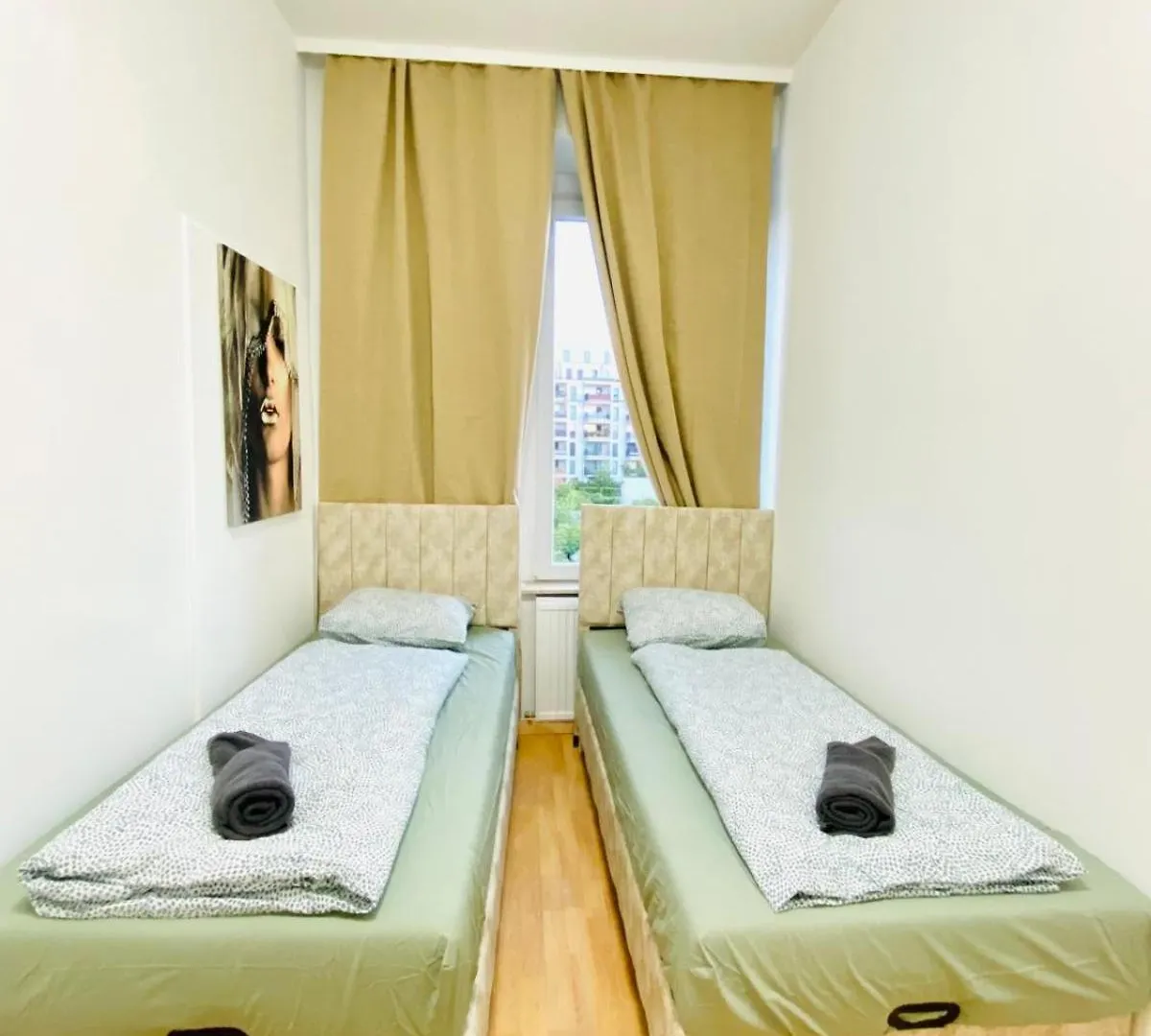 Bright 5Br Apartment W Great Transport Link Vienna
