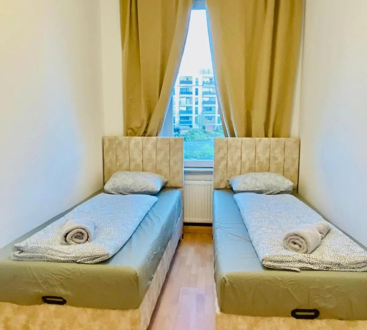 Bright 5Br Apartment W Great Transport Link Vienna