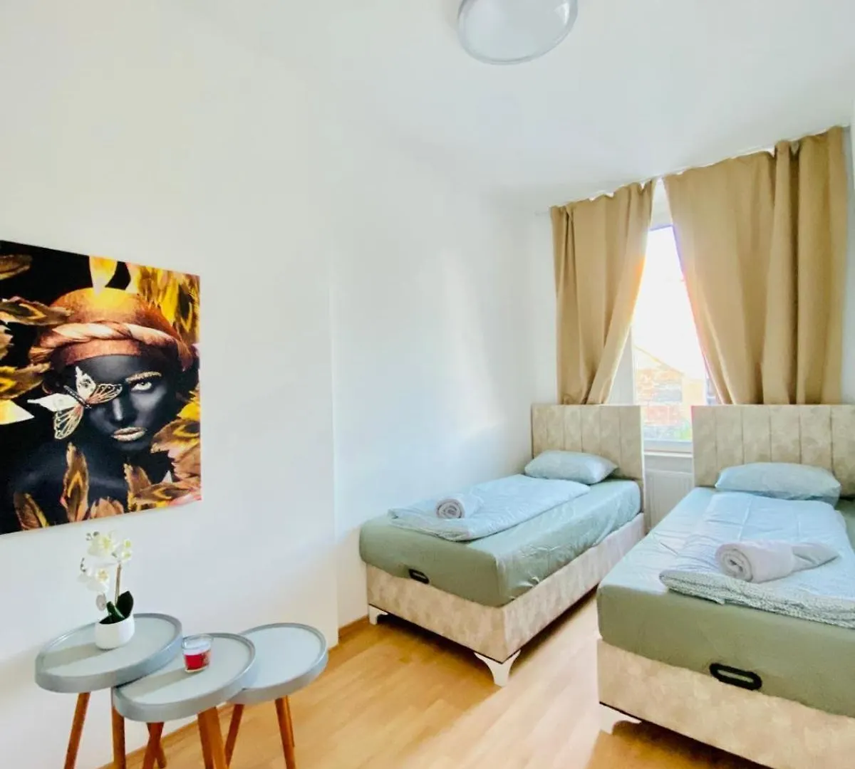 Bright 5Br Apartment W Great Transport Link Vienna 0*,